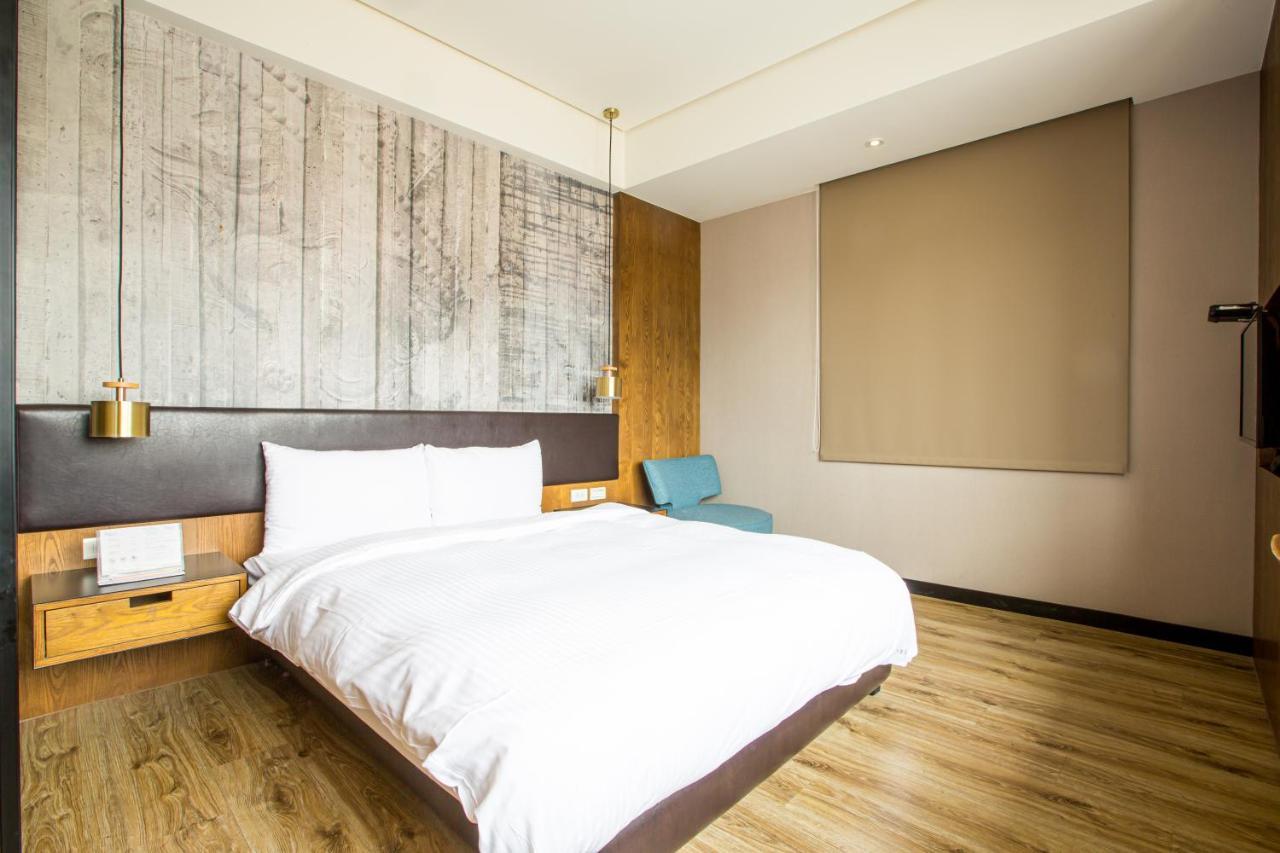 Easylazy Inn Taichung Exterior foto