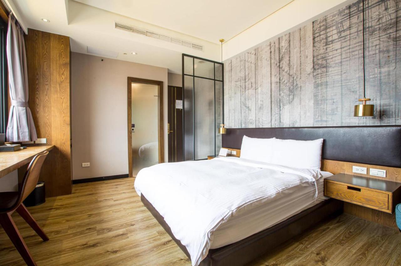 Easylazy Inn Taichung Exterior foto